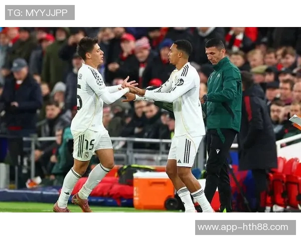 阿里巴斯透露阿隆索意图掌控居莱尔球队并表达重返皇马的梦想